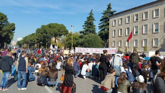 Tarifa e studimit - Rama: Asnje student te mos paguaje me shume se 50 perqind te tarifes